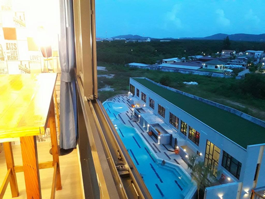 Connext Residence Phuket Extérieur photo